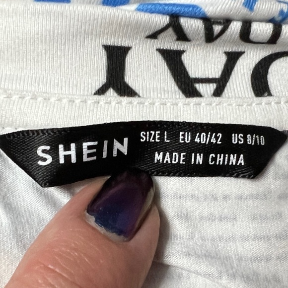 NWOT Comics Top - Picture 7 of 8